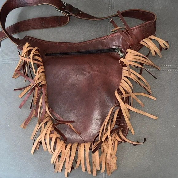 Hand-crafted Leather Fringed Adjustable Hip Belt-
Bumbag (unisex) - Picture 6 of 14